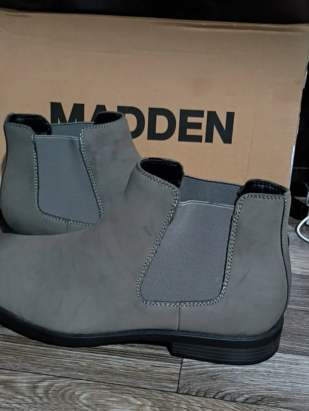 Steve Madden Men's Chukka Chelsea Boots in Gray